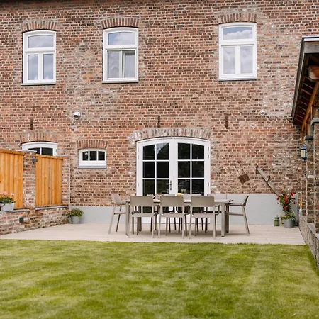 Holiday home Buitengewoon Libeek *